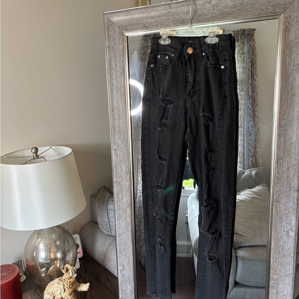 Women's Black Distressed Jeans Fashion Nova